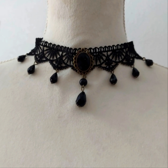 Elegant Black Lace Retro Choker Collar Necklace NWT - Picture 2 of 7